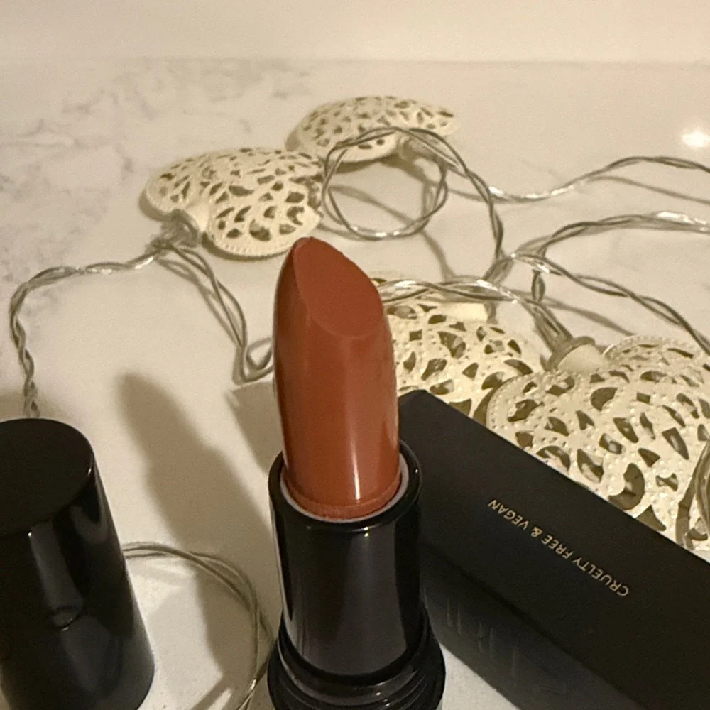 Laritzy Cosmetics laritzy cosmetics